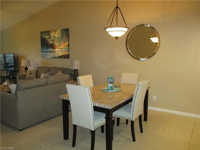 Dining Room w/ table and 4 chairs