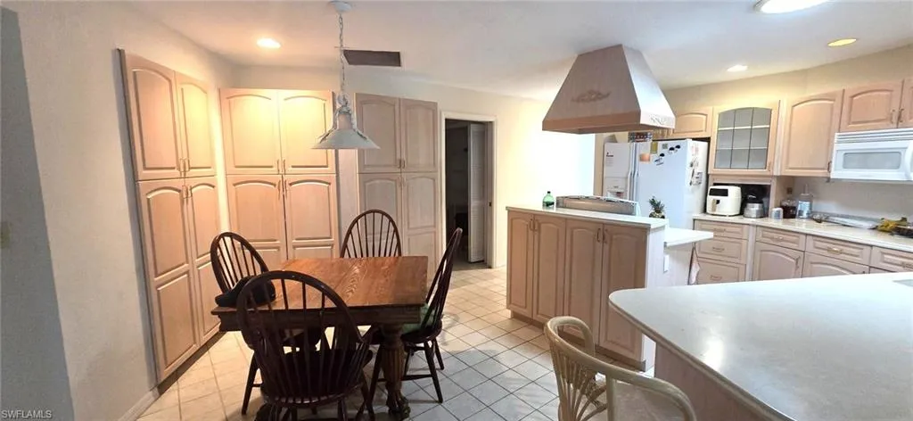 5869 Tallowood Cir, Fort Myers, Florida 33919