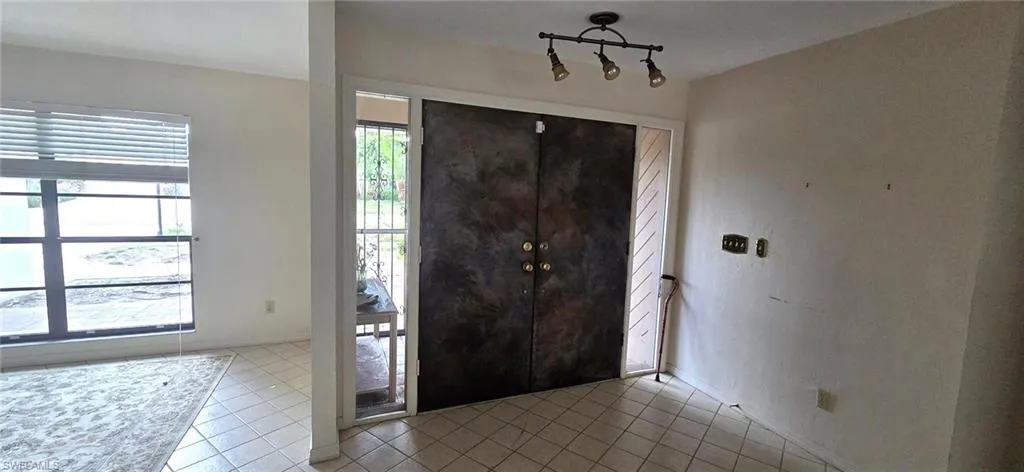 5869 Tallowood Cir, Fort Myers, Florida 33919