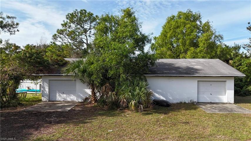 Detached 1800 sf. Garage/Workshop