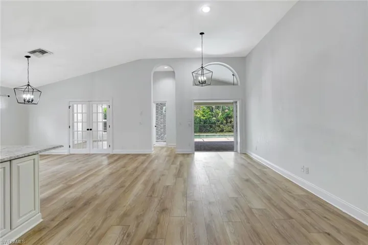 7052 Timberland Cir, Naples, Florida 34109