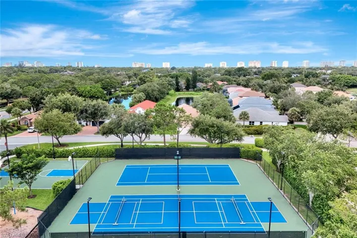 7052 Timberland Cir, Naples, Florida 34109