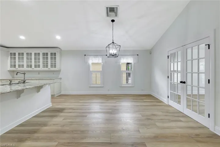 7052 Timberland Cir, Naples, Florida 34109