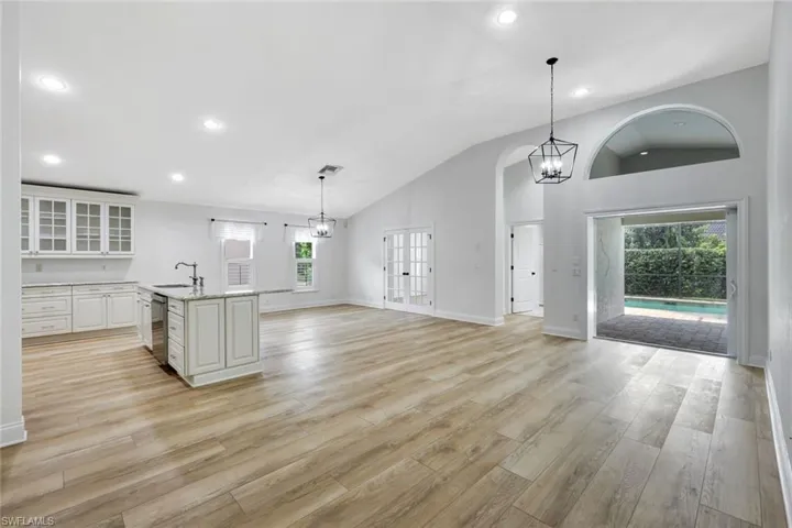 7052 Timberland Cir, Naples, Florida 34109
