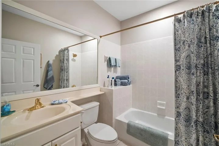 8488  Radcliffe  TER, Naples, FL 34120