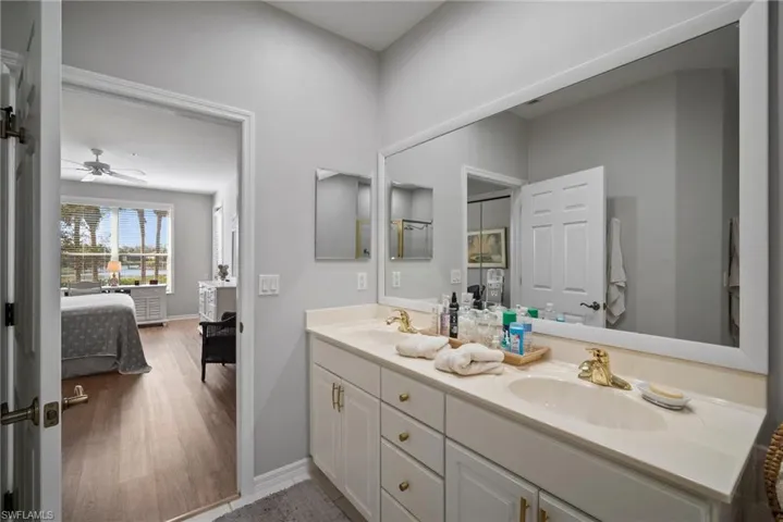 8488  Radcliffe  TER, Naples, FL 34120