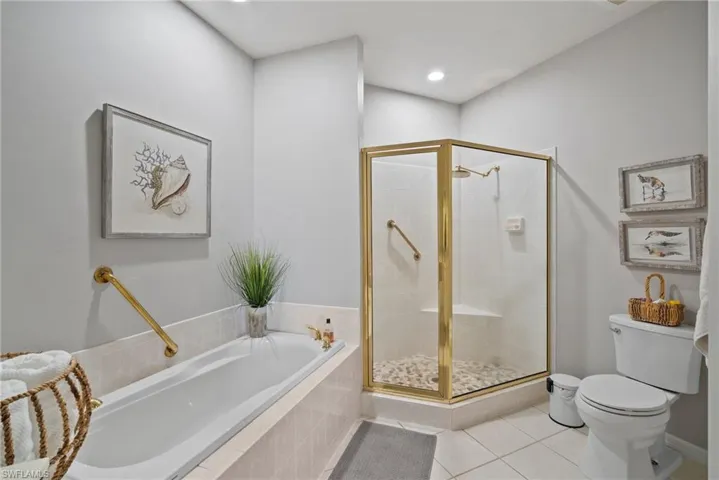 8488  Radcliffe  TER, Naples, FL 34120