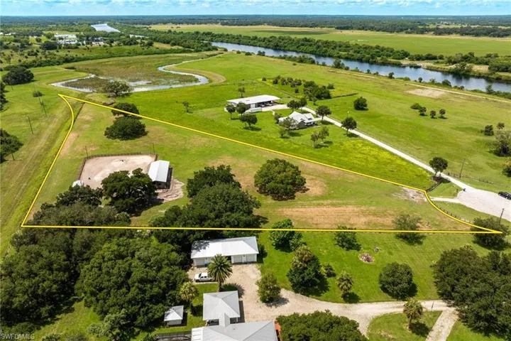 1125 Bronco Ct, Labelle Fl 33935