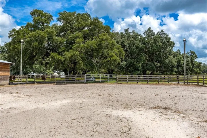 1125 Bronco Ct, Labelle Fl 33935