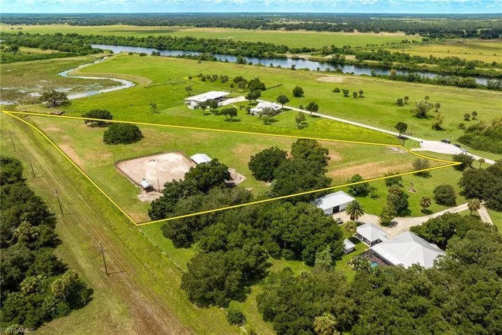 1125 Bronco Ct, Labelle Fl 33935