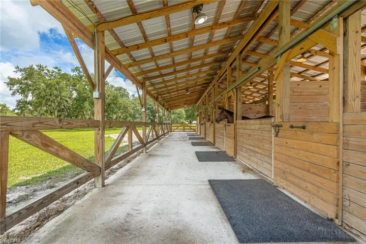 1125 Bronco Ct, Labelle Fl 33935