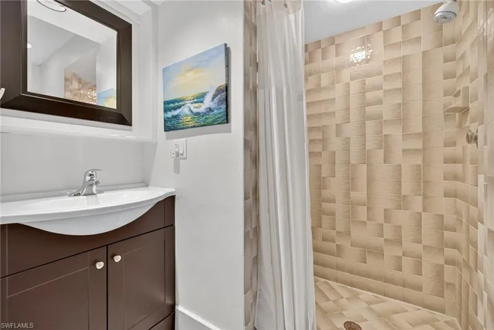 Full size guest bath