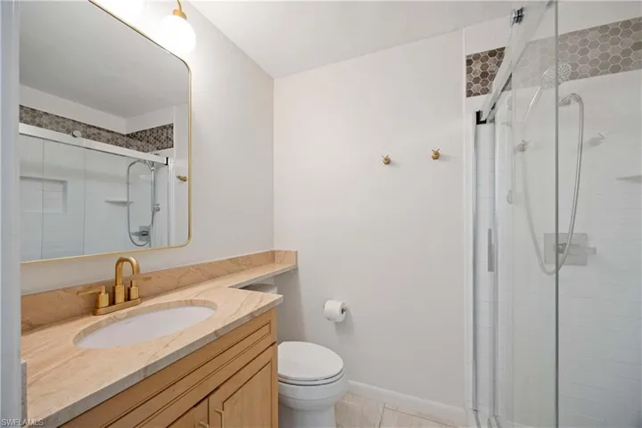 425  Pine Lake  DR, Naples, FL 34112