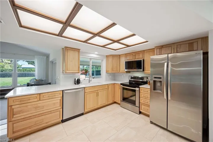 425  Pine Lake  DR, Naples, FL 34112