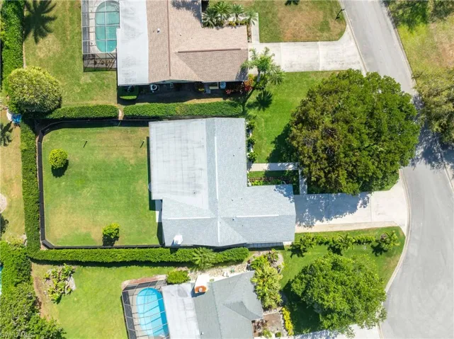 425  Pine Lake  DR, Naples, FL 34112
