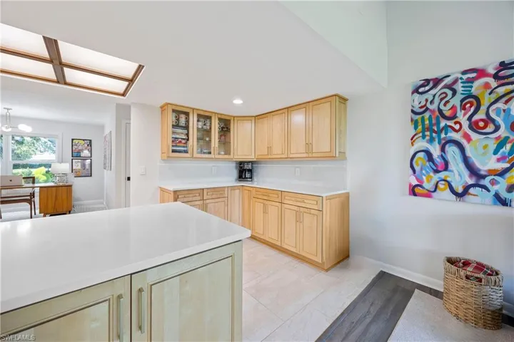 425  Pine Lake  DR, Naples, FL 34112