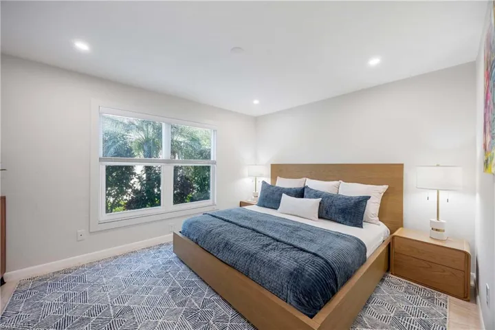 425  Pine Lake  DR, Naples, FL 34112