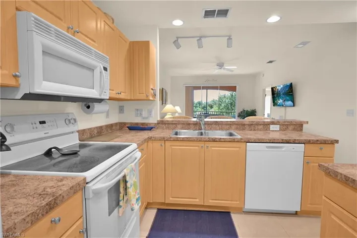15979 Mandolin Bay Dr 202, Fort Myers, Florida 33908
