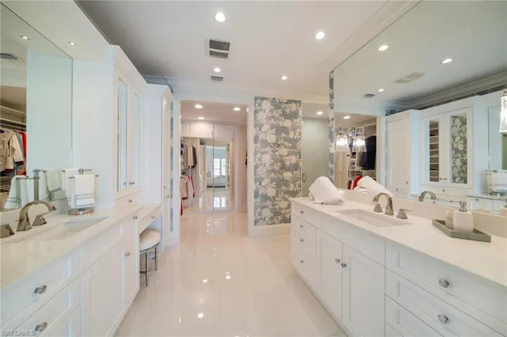 4000 Gulf Shore Blvd N 3300, Naples, Florida 34103