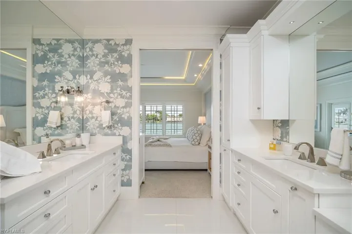 4000 Gulf Shore Blvd N 3300, Naples, Florida 34103