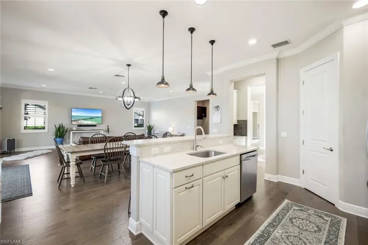 Kitchen/living