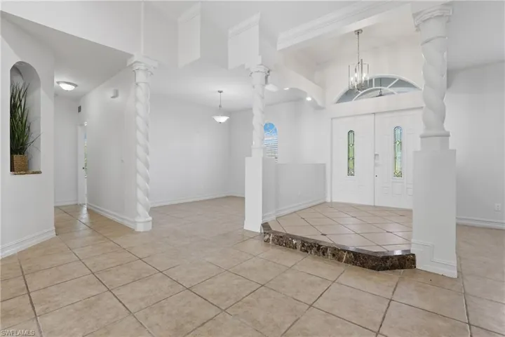 1940  Desoto N BLVD, Naples, FL 34120