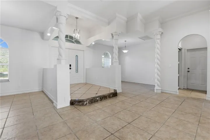 1940  Desoto N BLVD, Naples, FL 34120