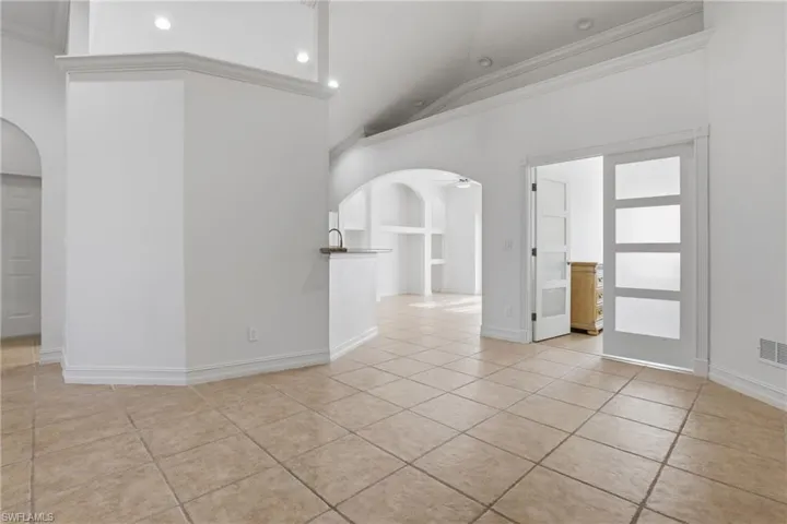1940  Desoto N BLVD, Naples, FL 34120