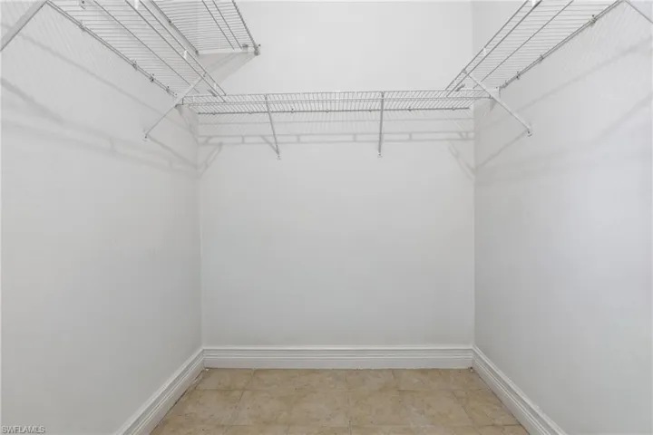 1940  Desoto N BLVD, Naples, FL 34120