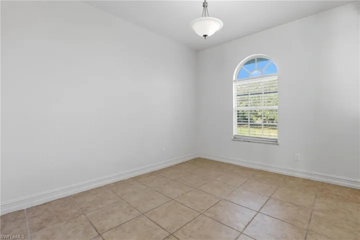 1940  Desoto N BLVD, Naples, FL 34120