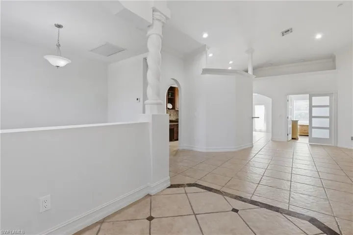 1940  Desoto N BLVD, Naples, FL 34120