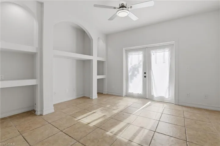 1940  Desoto N BLVD, Naples, FL 34120