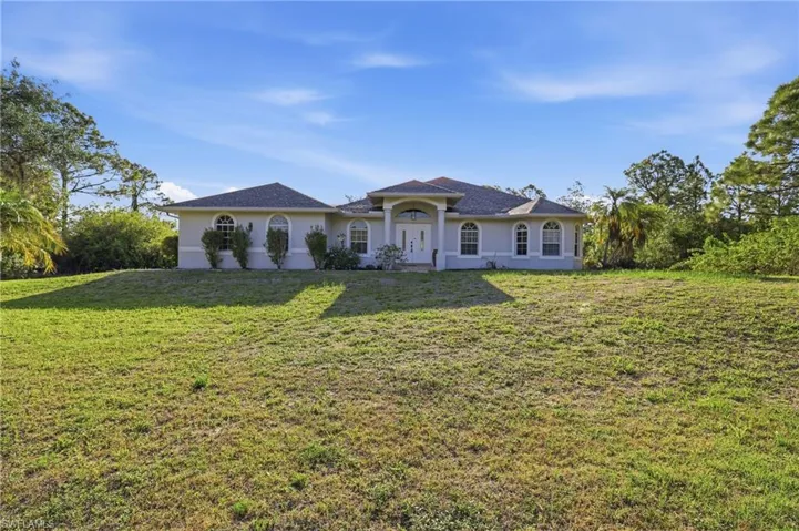 1940  Desoto N BLVD, Naples, FL 34120
