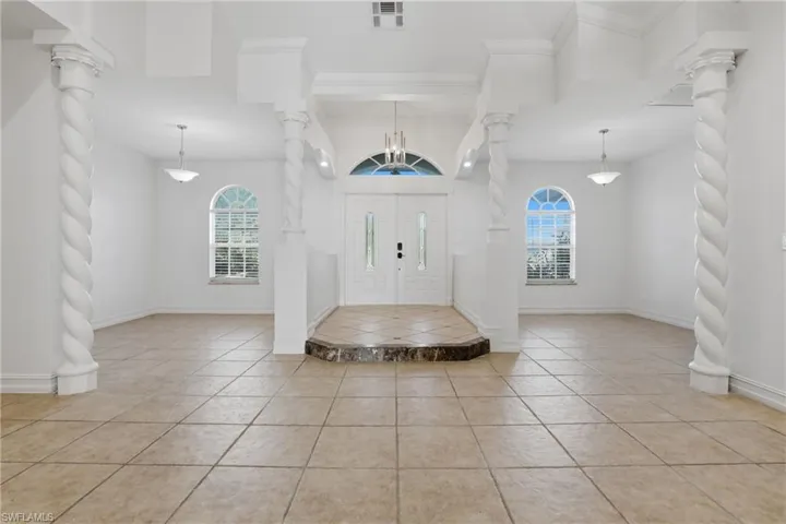 1940  Desoto N BLVD, Naples, FL 34120