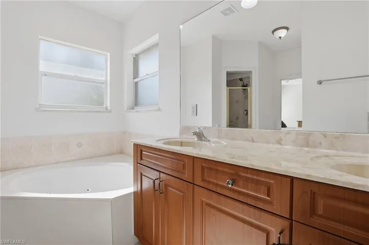 1940  Desoto N BLVD, Naples, FL 34120