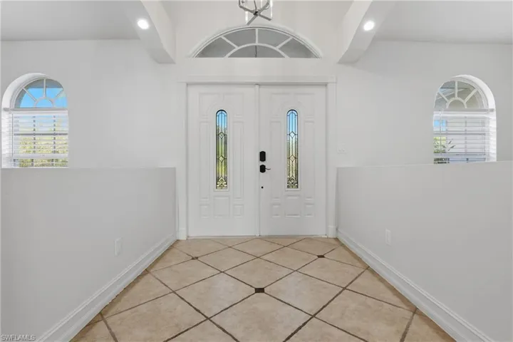 1940  Desoto N BLVD, Naples, FL 34120