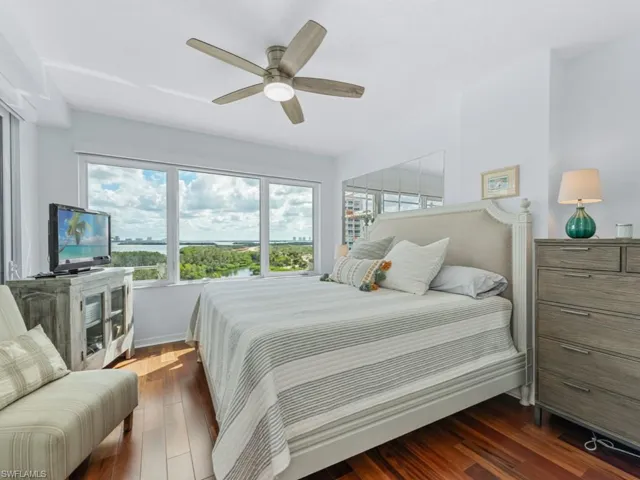 Guest bedroom