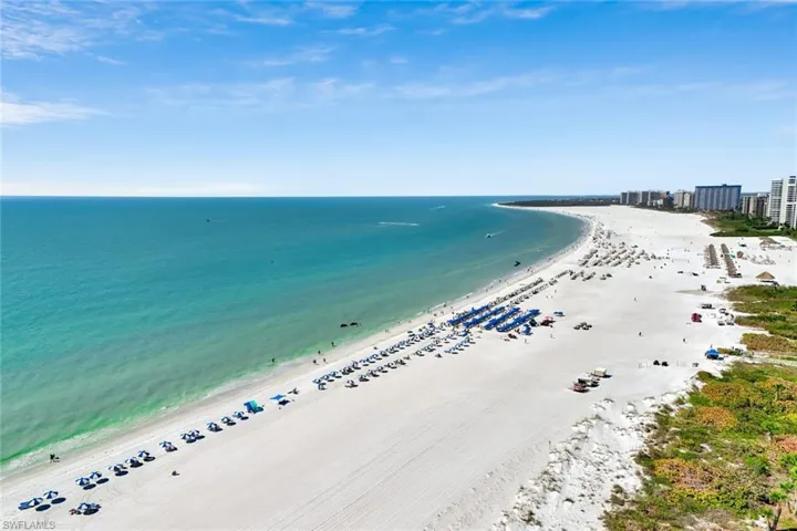 Dunnfoire is right on the beach - great location!
