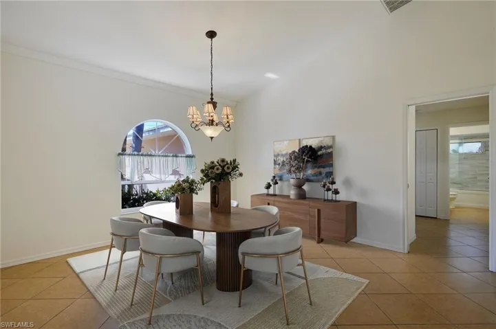Dining Room(staged)