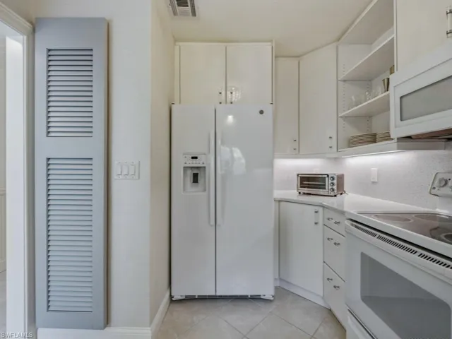211 3rd Ave S 211, Naples, Florida 34102