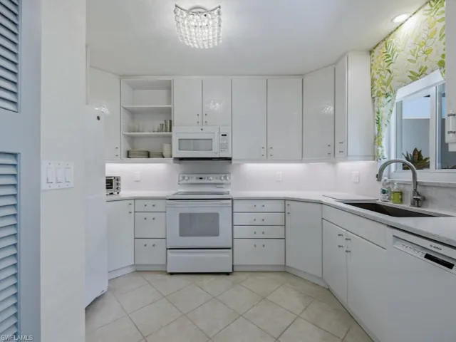 211 3rd Ave S 211, Naples, Florida 34102