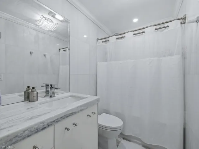 211 3rd Ave S 211, Naples, Florida 34102