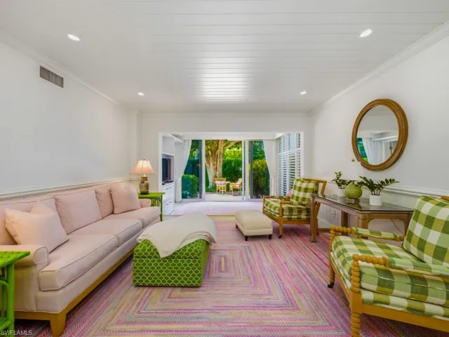 211 3rd Ave S 211, Naples, Florida 34102
