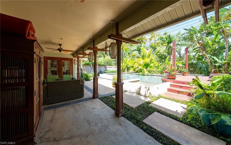 View of patio / terrace with a ceiling fan