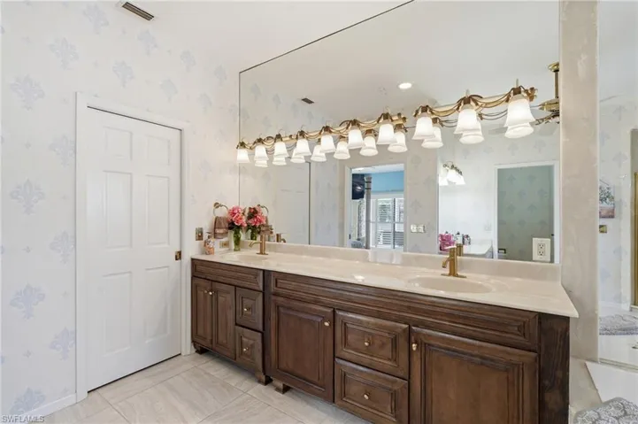 16676 Bobcat Dr, Fort Myers, Florida 33908