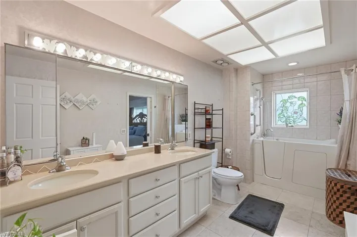 16676 Bobcat Dr, Fort Myers, Florida 33908