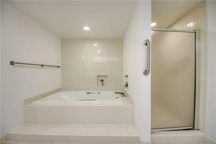 5260 S Landings Dr 407, Fort Myers, Florida 33919