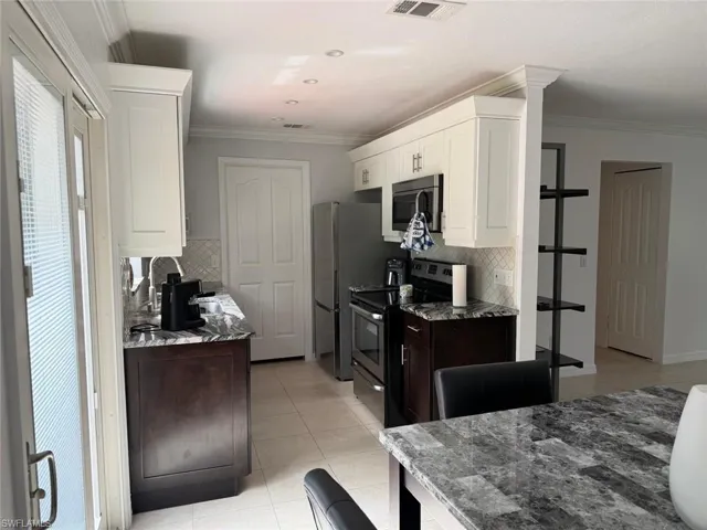 3220 8th Ave Ne, Naples, Florida 34120