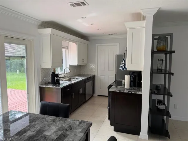 3220 8th Ave Ne, Naples, Florida 34120