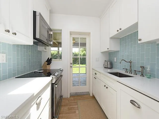 116 3rd St N, Naples, Florida 34102